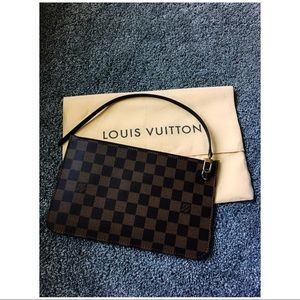 Authentic Louis Vuitton Neverfull Pochette.